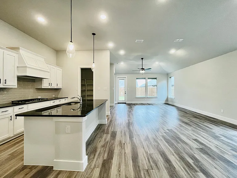 1829 Arbor Dr — Photo 8