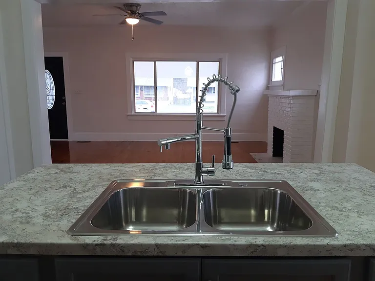 116 Redwood Ave — Photo 9