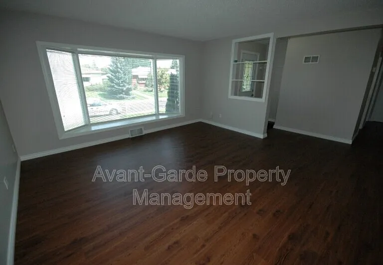11635 111a Ave NW — Photo 7