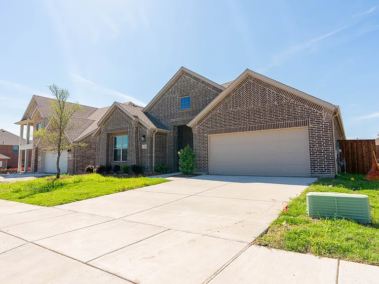 1532 Bushman Ln — Photo 4