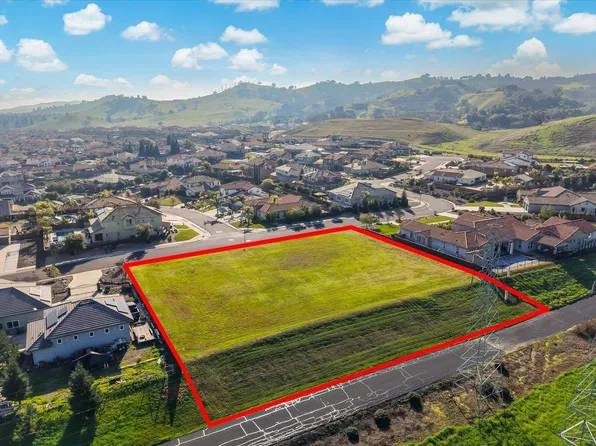 275 Rolling Sage Circle, Vacaville, CA 95688