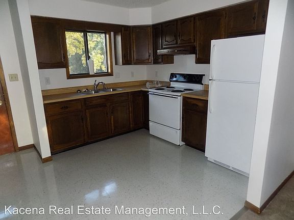 3rd image of 285 Juniper Ct Unit B