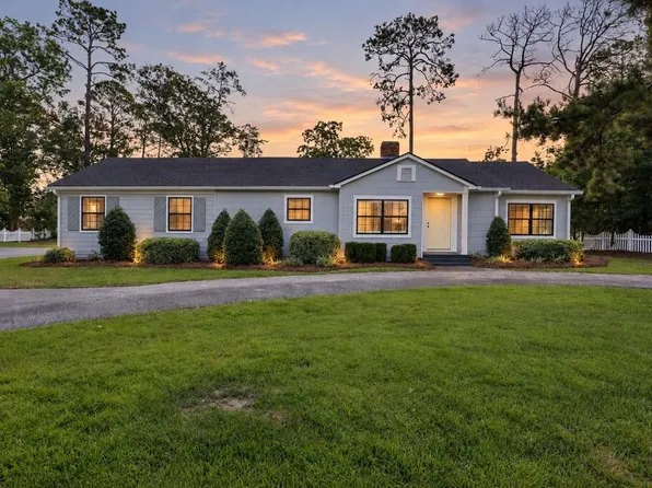 409 S Nelson St, Hahira, GA 31632