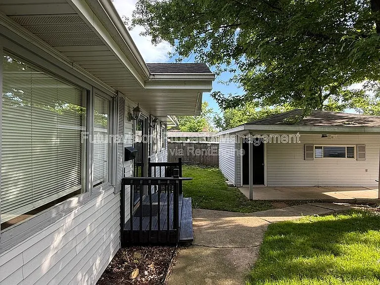 122 N Hamilton St — Photo 11