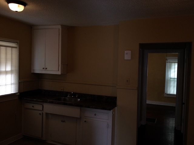 2nd image of 2319 Poe Ave