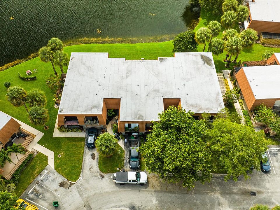 1st image of 11032 SW 15th Manor
