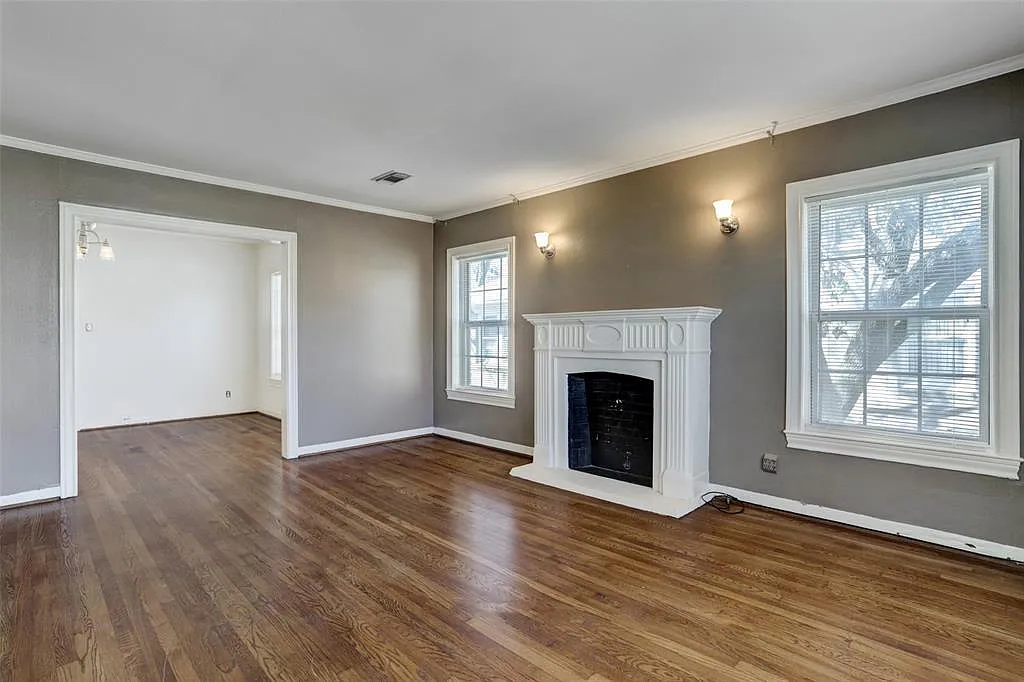 2636 Greenbriar Dr — Photo 3