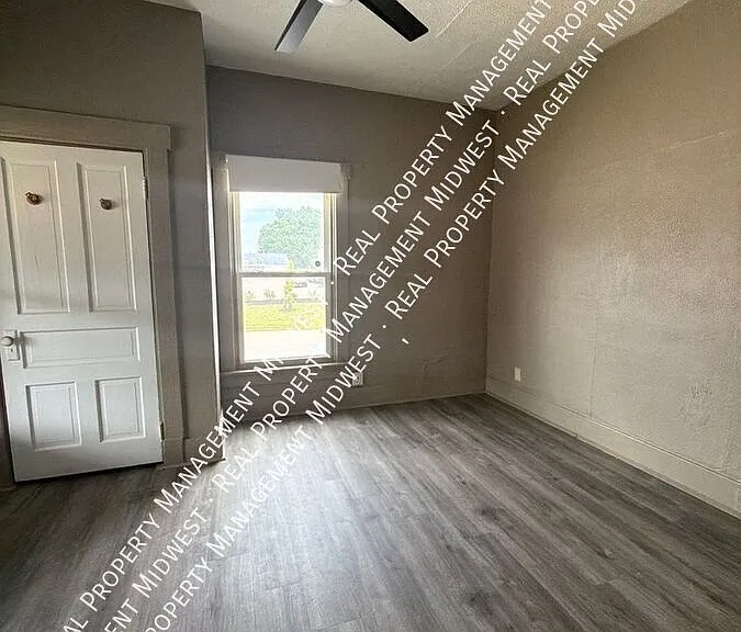 4396 Springfield St — Photo 7
