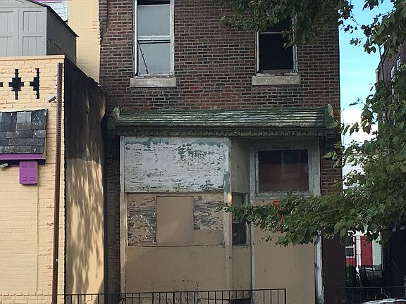 3rd image of 5502 W Girard Ave