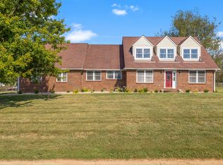 908 W Count Fleet Cir, Danville, KY