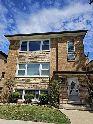 7840 W Fullerton Ave #2 Photo 1