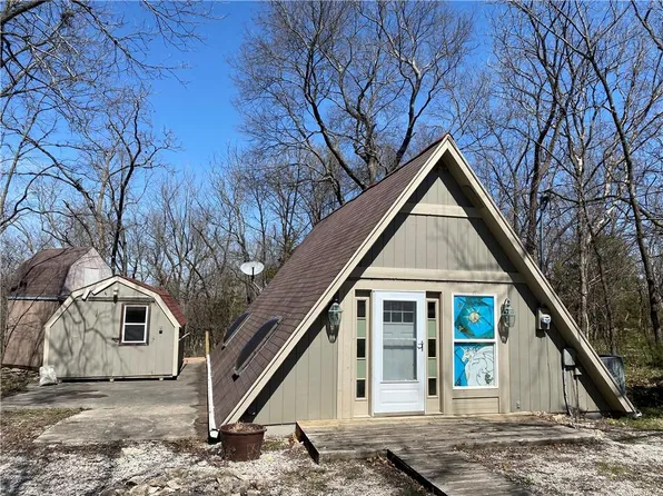 21 Shady Hollow Dr, Linn Valley, KS 66040