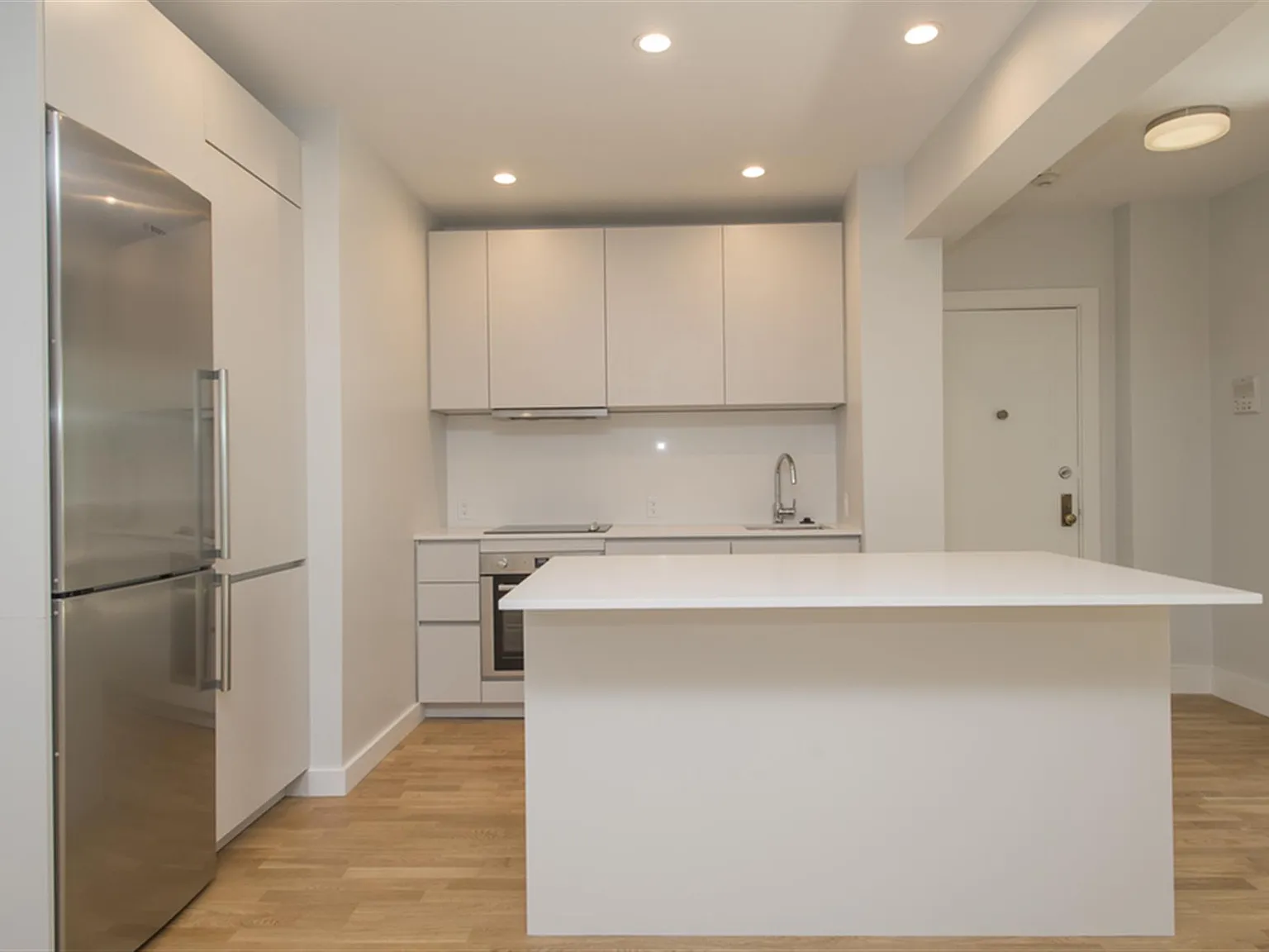 1 bed, 450 sqft, $3,200 — Photo 4