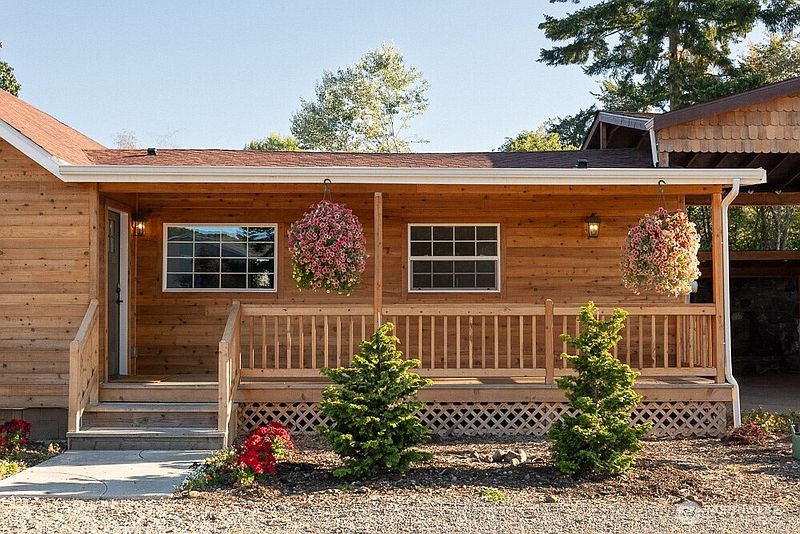 2nd image of 15329 104th Avenue SE