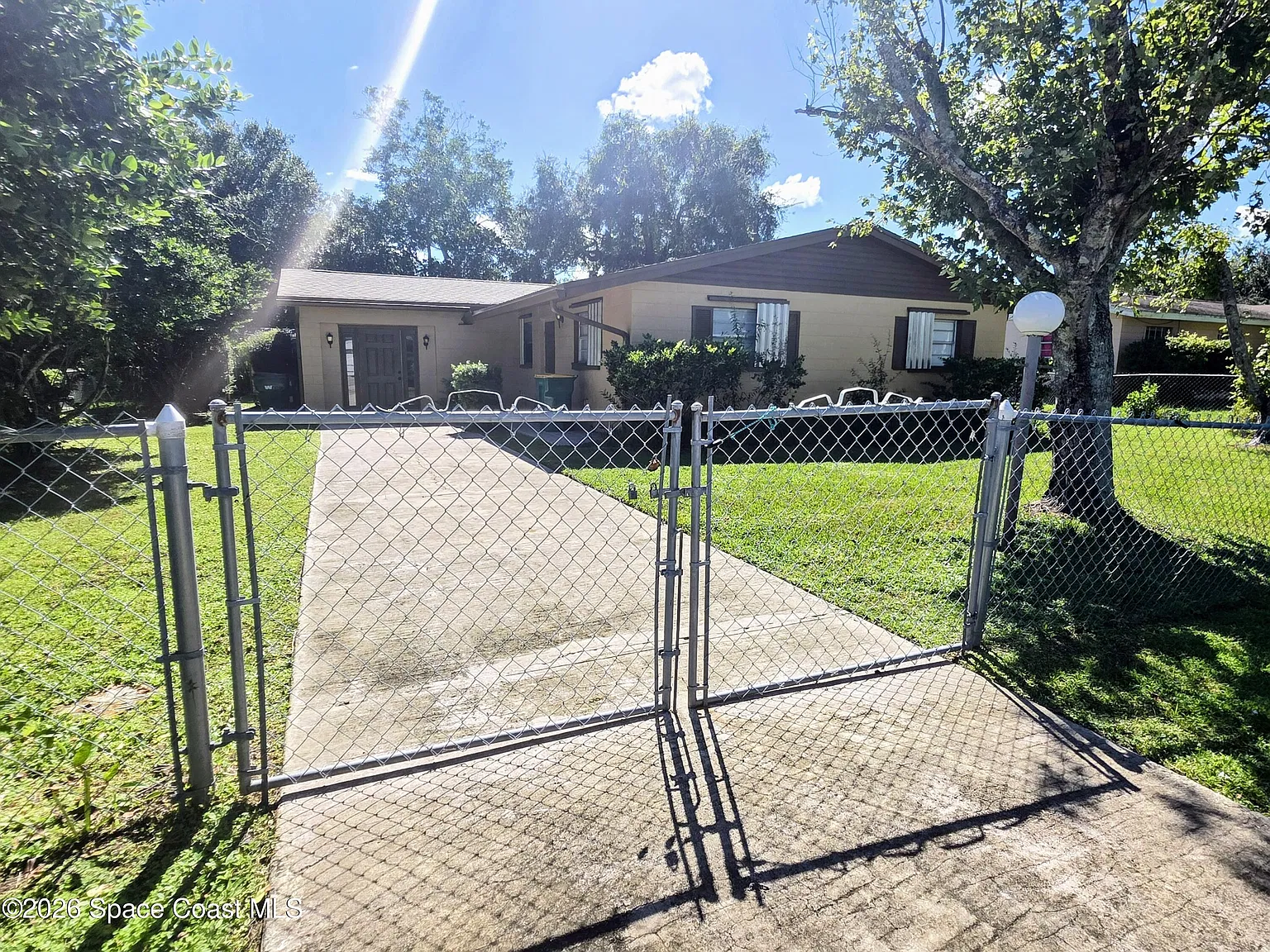 4 bed, 2.0 bath, 1309 sqft, $1,950 — Photo 1