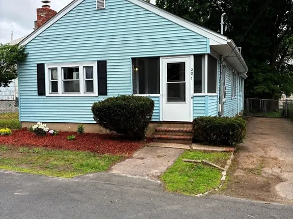 201 Florence St, Brockton, MA 02301