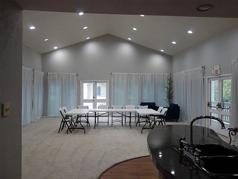 2100 Tanglewilde St #514 — Photo 15