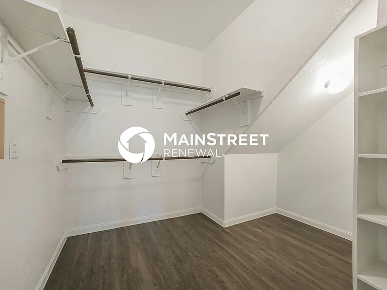 Walk In Closet