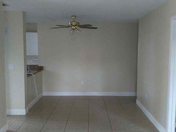 4th image of 3419 Winkler Ave Ext APT 502