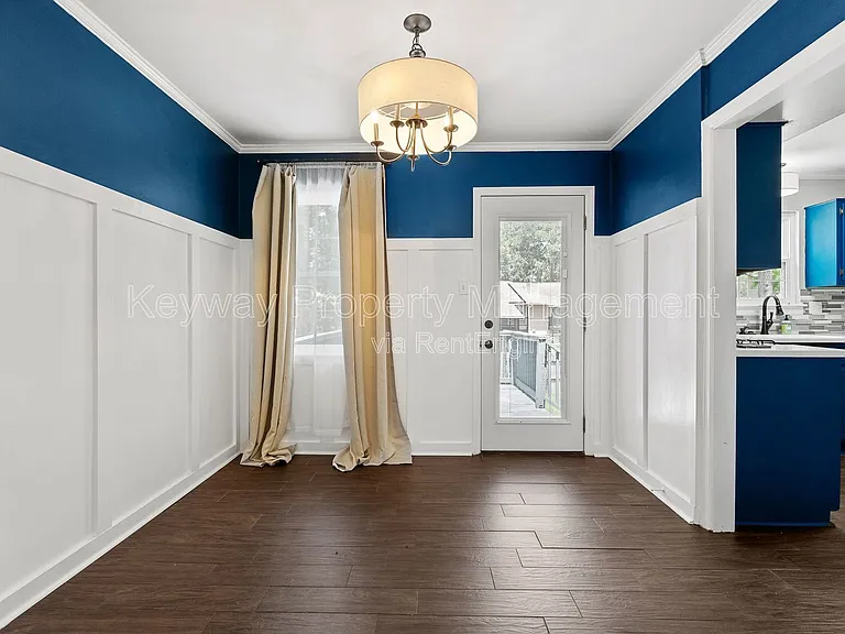 329 Lamplighter Ln — Photo 3