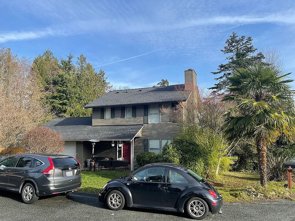 1st image of 1060 NE Regal Ct