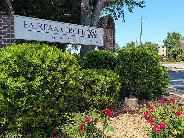 Fairfax Circle Villa — Photo 8