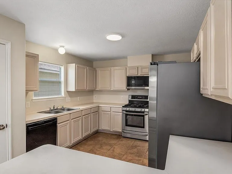 6023 Barany Ct — Photo 13