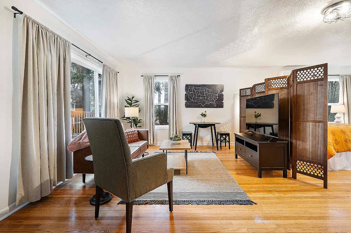 Studio, 574 sqft, $2,000 — Photo 4