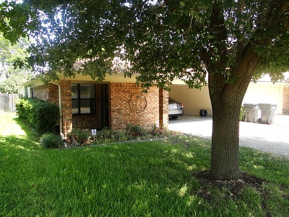 2nd image of 1204 Chapel View Dr