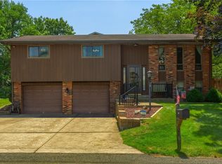 258 Locust Ridge Dr, Pittsburgh, PA 15209