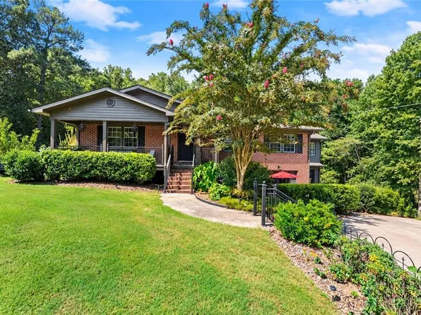 2905 Lanier Beach South Rd, Cumming, GA 30041