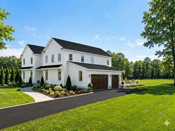 1 Ledge Brook Dr, Northborough, MA 01532