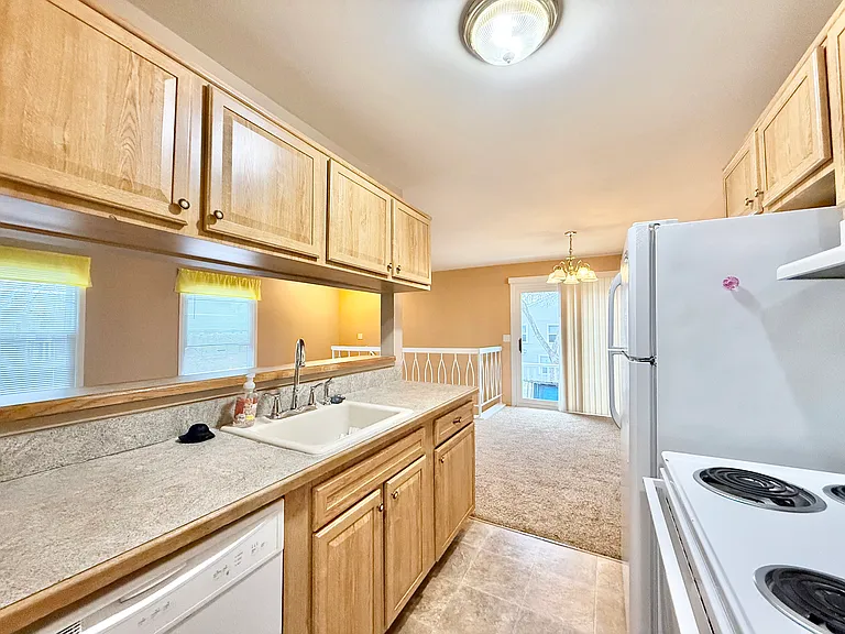 1416 Hobnail Ct — Photo 8