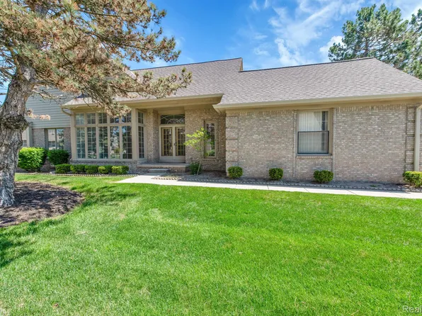 13305 Lillian Ln, Sterling Heights, MI 48313