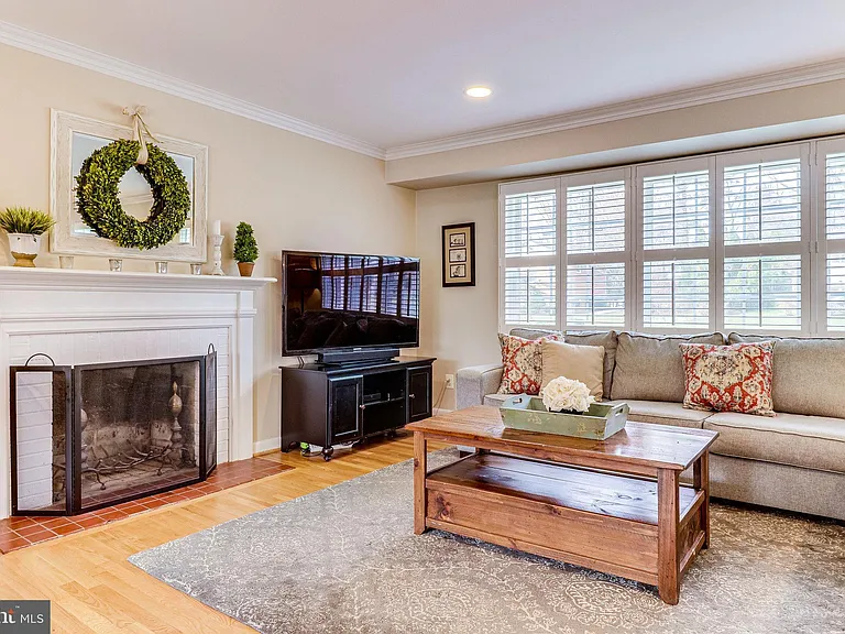 6519 Engel Dr — Photo 10