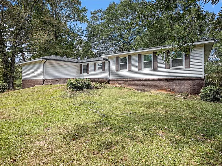 3660 Eagle Woods Cir — Photo 2