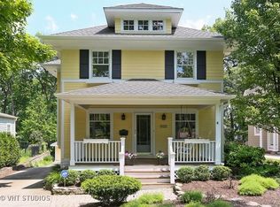 665 Forest Ave, Glen Ellyn, IL 60137