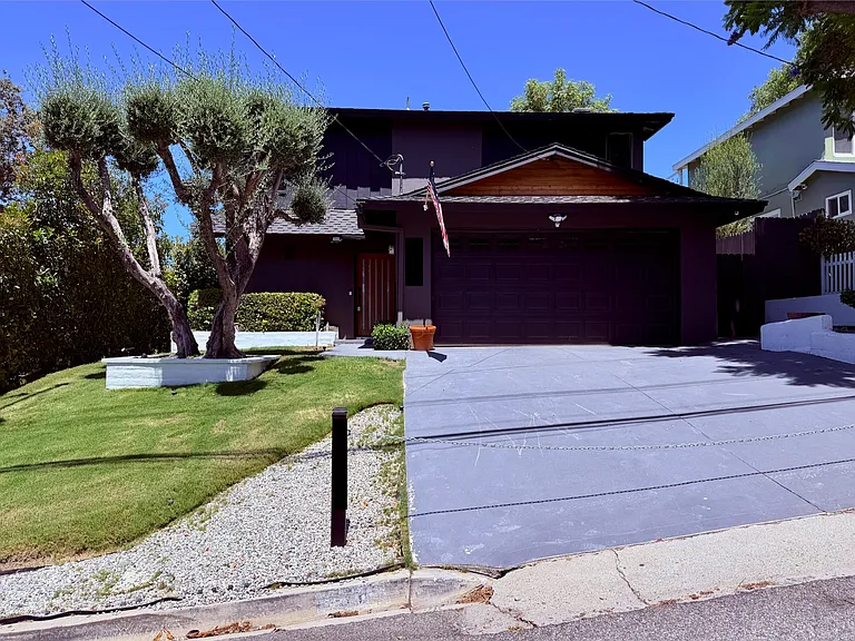 531 Benson Way — Photo 1