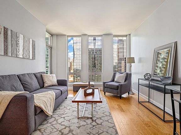 2nd image of 1400 S Michigan Ave APT 1707
