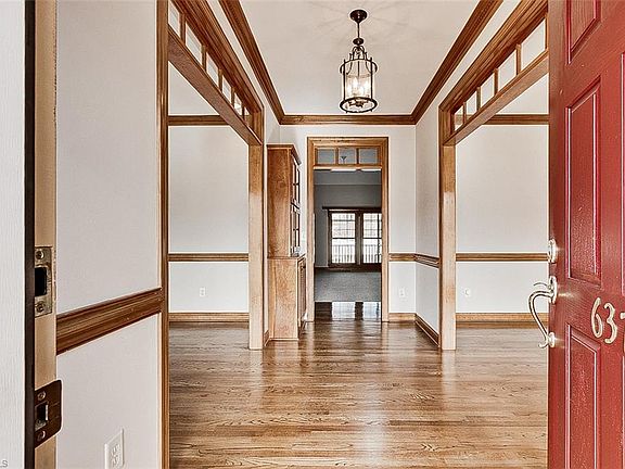3rd image of 637 Anns Ct
