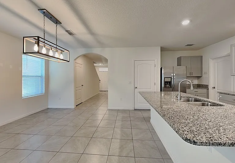 230 Meghan Cir — Photo 6