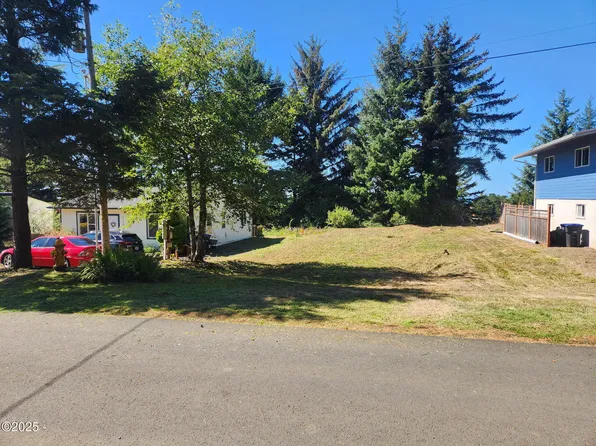 2118 NW Viewridge Dr, Waldport, OR 97394