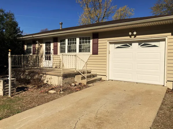 941 S Ash St, Newton, KS 67114