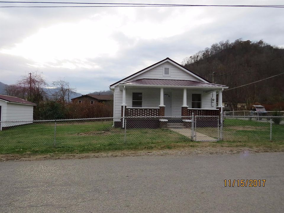 1st image of 101 Railroad St