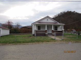 101 Railroad St, Evarts, KY 40828