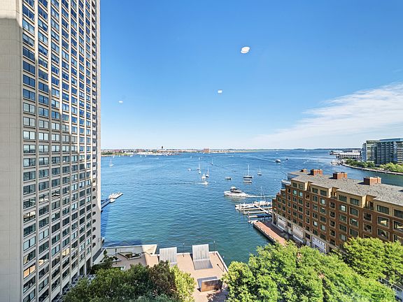 4th image of 65 E India Row APT 15E