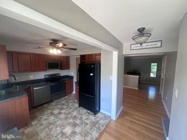133 Bourbon Ct, Parkville, MD 21234