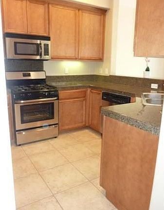 5th image of 9444 Hendrix Ln