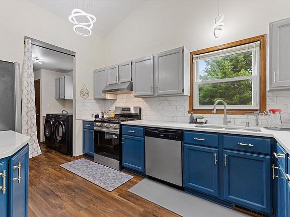 3rd image of 4102 W Minnesota COURT