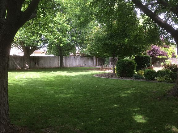 3rd image of 1417 Oxford Ave